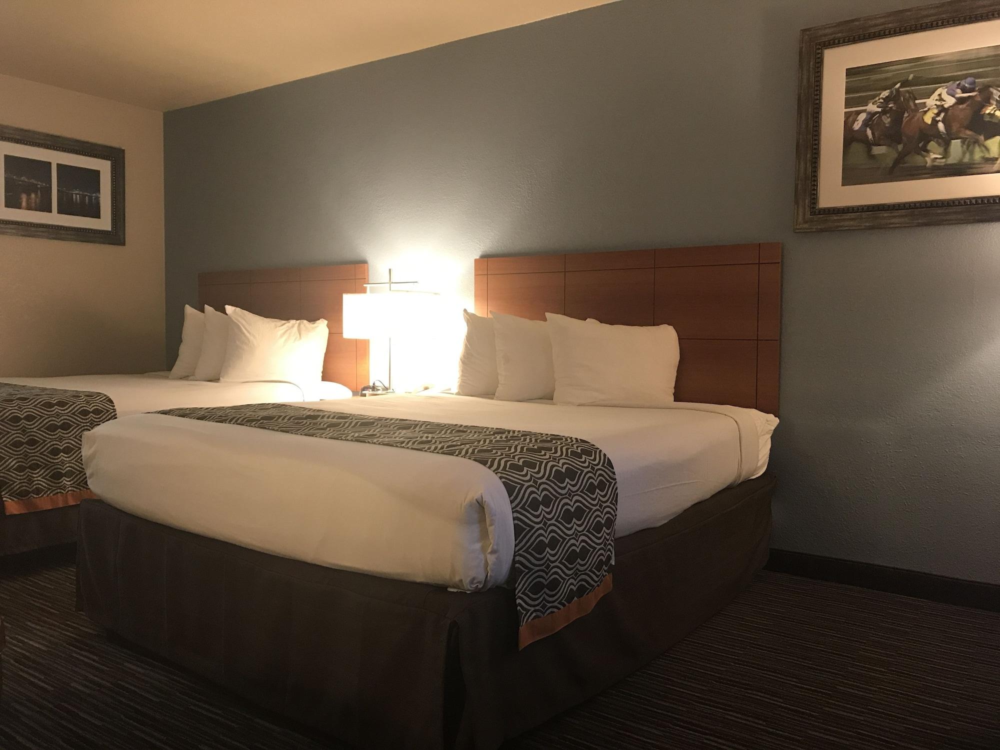 Ramada By Wyndham Louisville North Εξωτερικό φωτογραφία